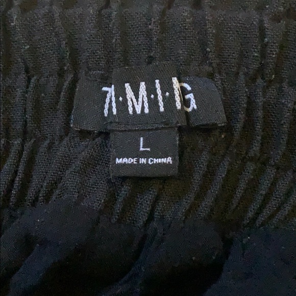 black shorts - Picture 3 of 3